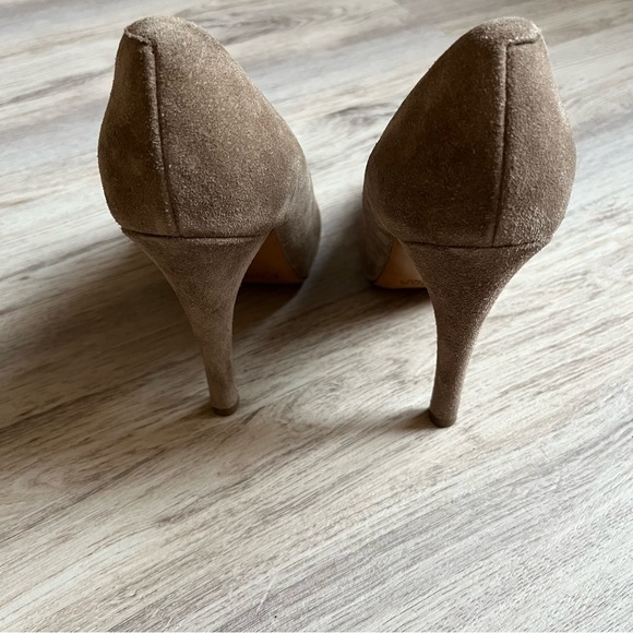 Chloe Suede Pumps - Picture 4 of 6